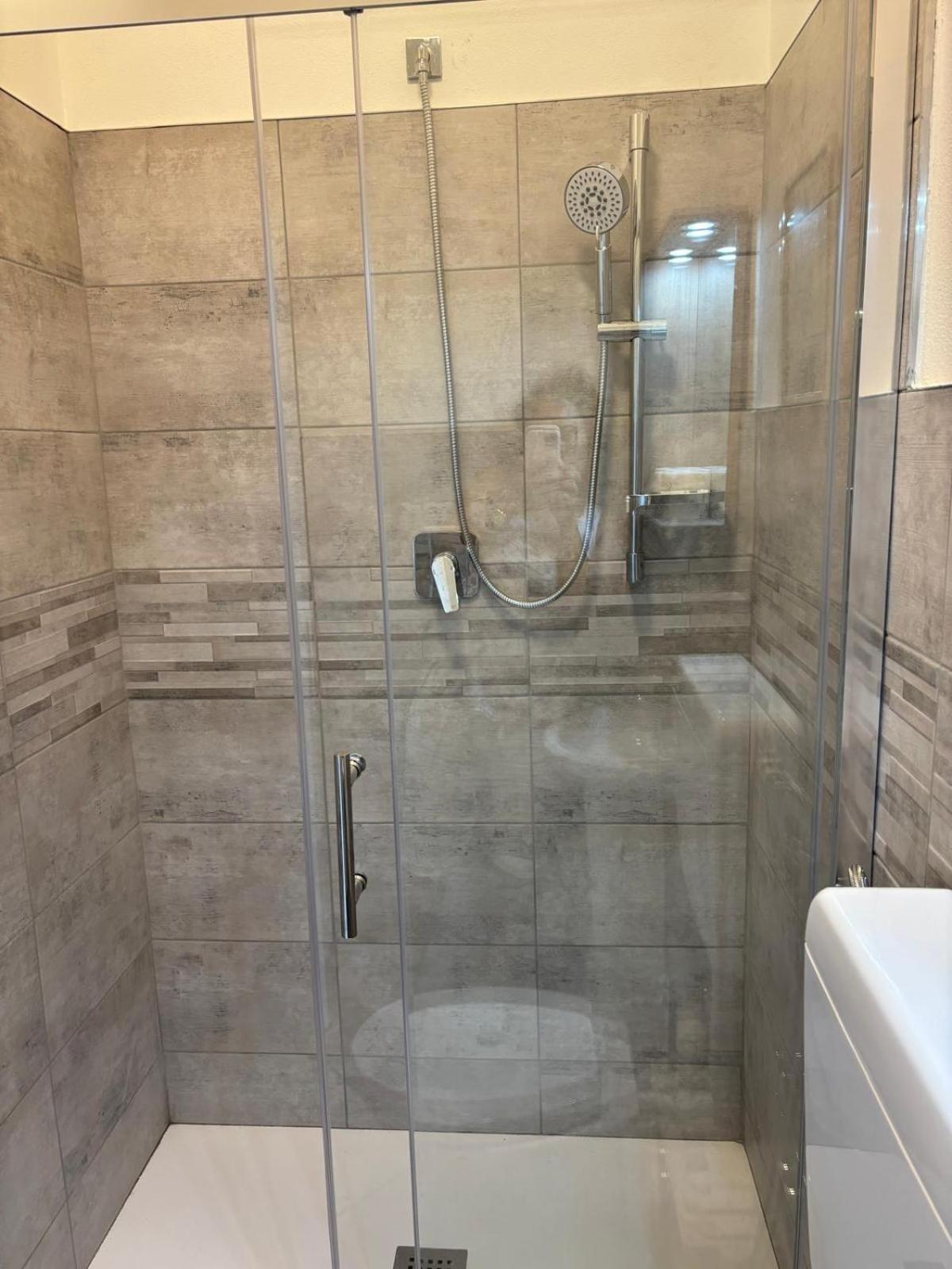 Affittacamere Home&Stazione بولونيا المظهر الخارجي الصورة